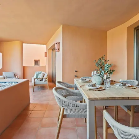 Relaxing In Bel-air With Shared Pool - Minutes From The Lejlighed *