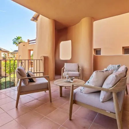 Relaxing In Bel-air With Shared Pool - Minutes From The Lejlighed Estepona